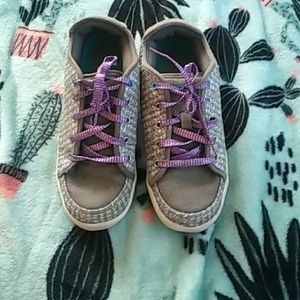 These are a size 3 kids airwalks